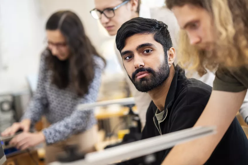 Students conducting an experiment. Photo: Johan Persson